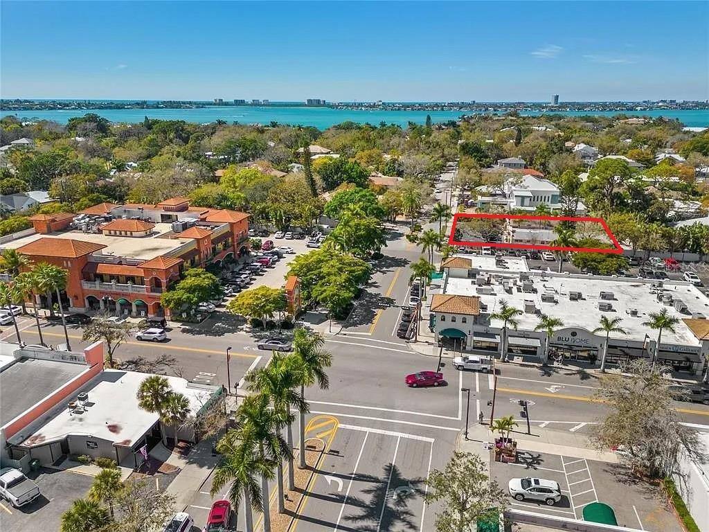 Apartment for rent at 1757 Hillview St #5, Sarasota, FL 34239