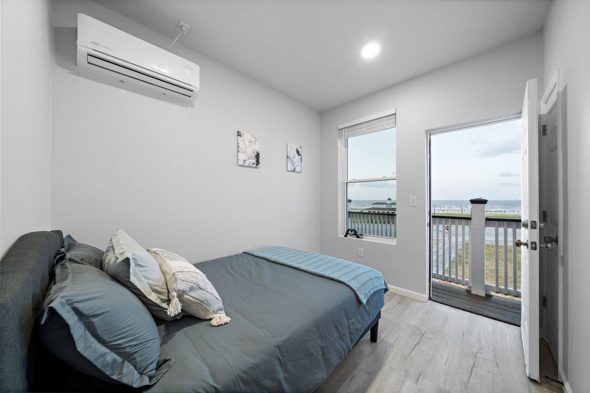 Apartment for rent at 803 Ave K #803C, Galveston, TX 77550