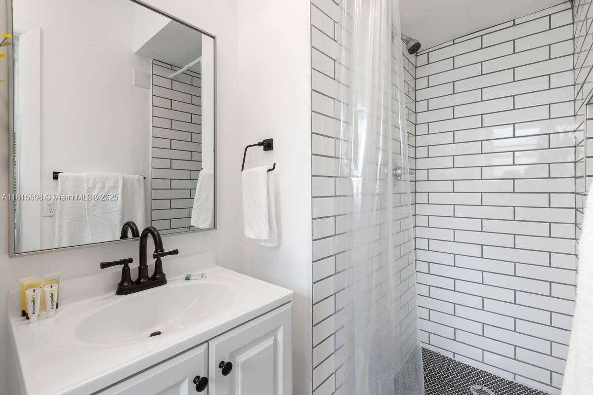 Apartment for rent at 301 NE 17th Ave #301-4, Fort Lauderdale, FL 33301