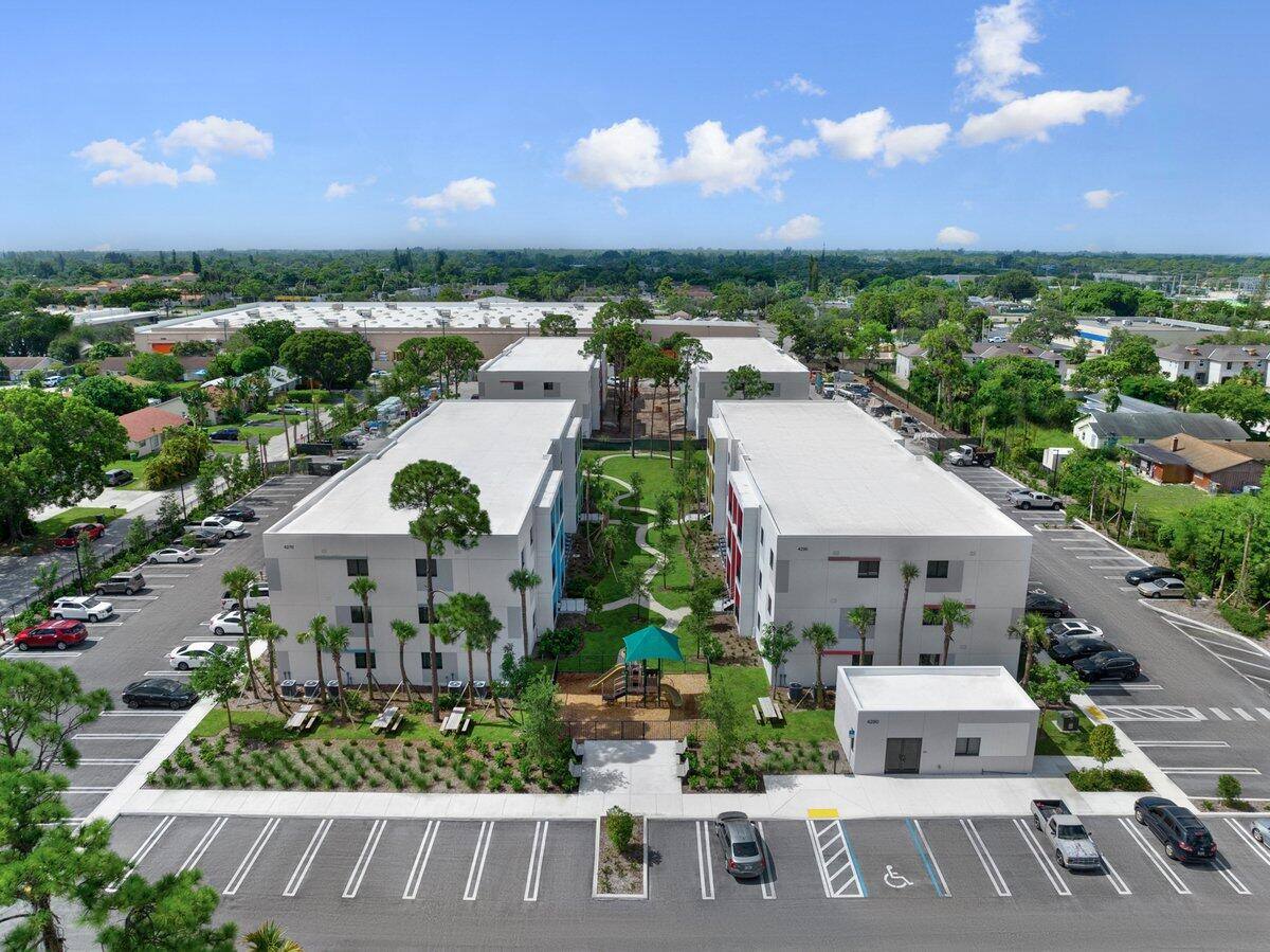 Apartment for rent at 4250 Lakewood Rd #101, Lake Worth, FL 33461
