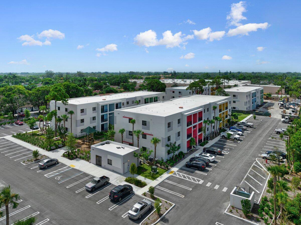 Apartment for rent at 4250 Lakewood Rd #101, Lake Worth, FL 33461