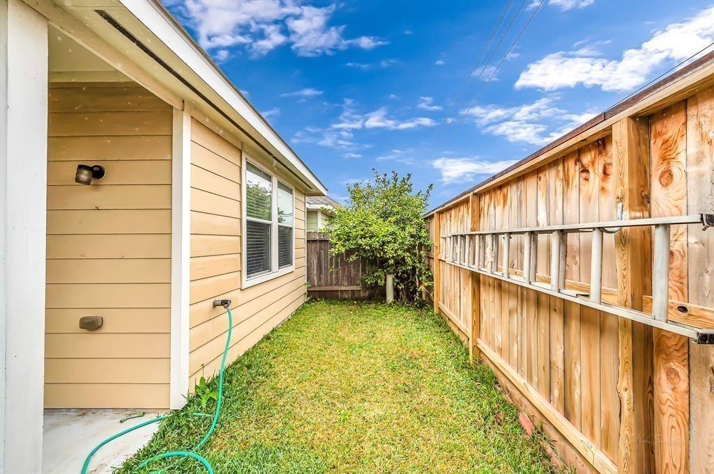 Apartment for rent at 6430 Wilshire Fern, Houston, TX 77040