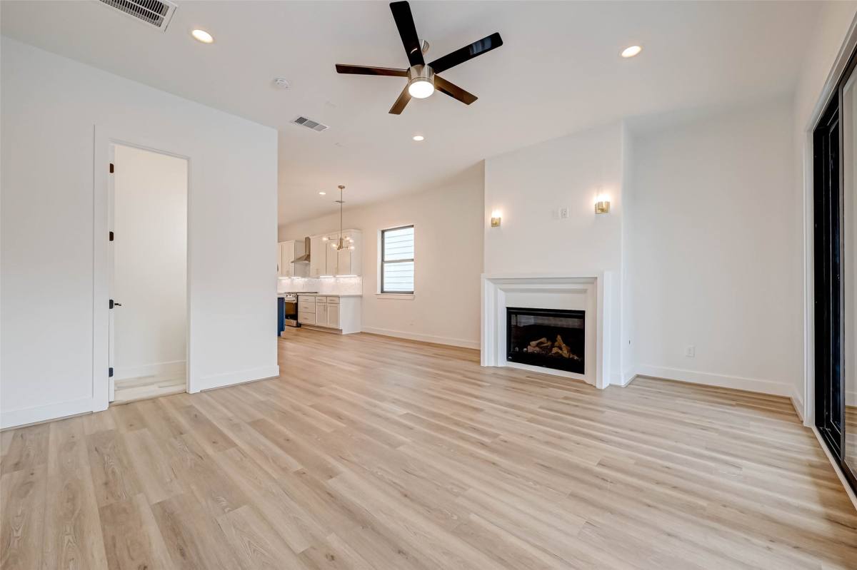 Apartment for rent at 3503 Anita St, Houston, TX 77004