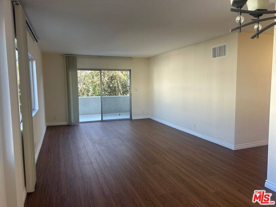 Apartment for rent at 1440 Reeves St #103, Los Angeles, CA 90035