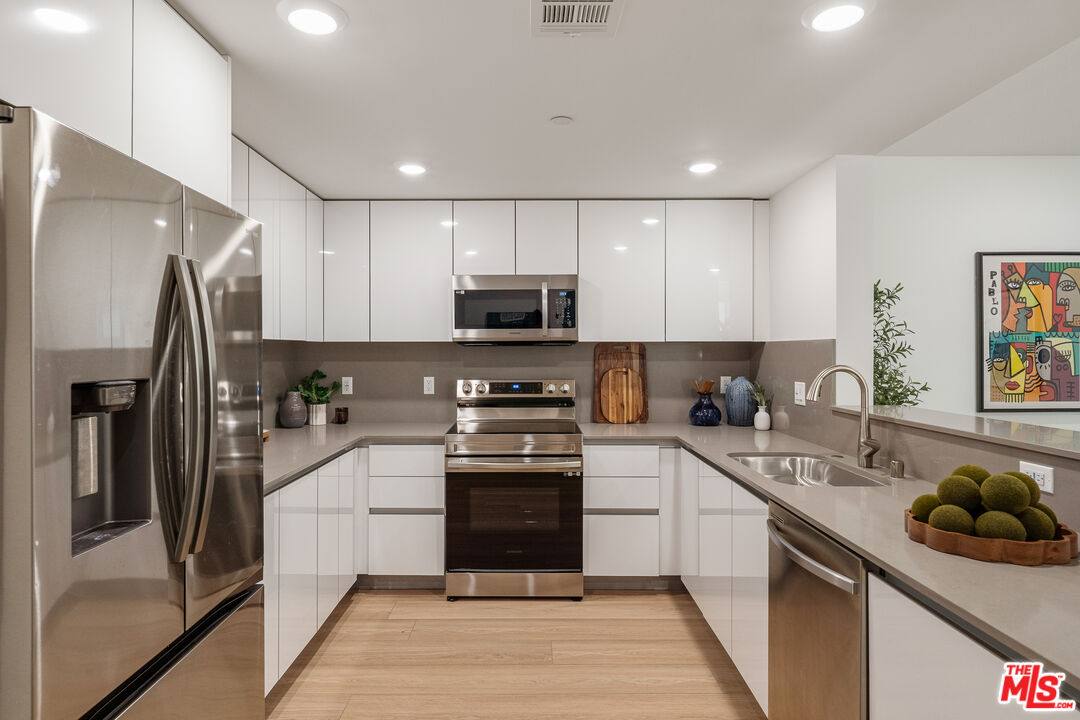 Apartment for rent at 1759 N Gower St #303, Los Angeles, CA 90028