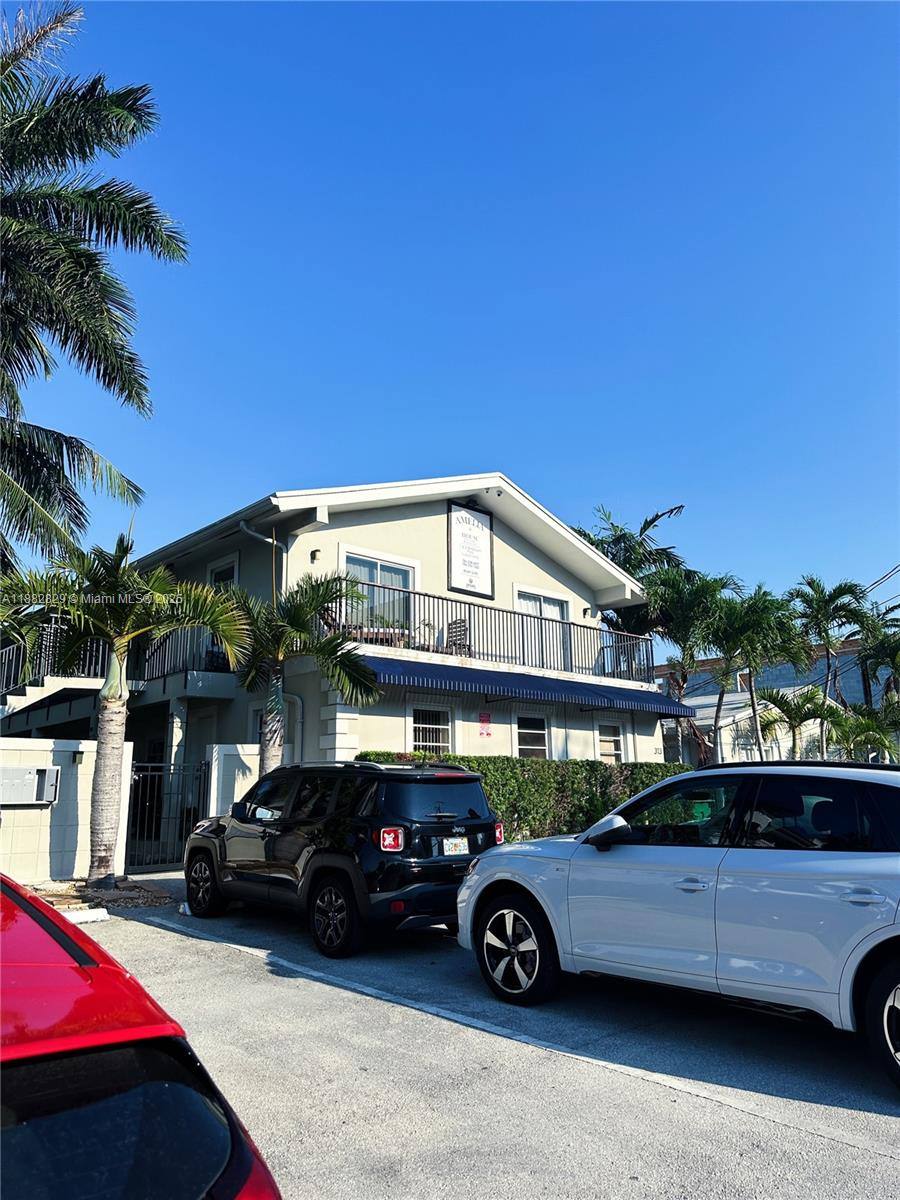 Apartment for rent at 313 Hendricks Isle #313-3, Fort Lauderdale, FL 33301