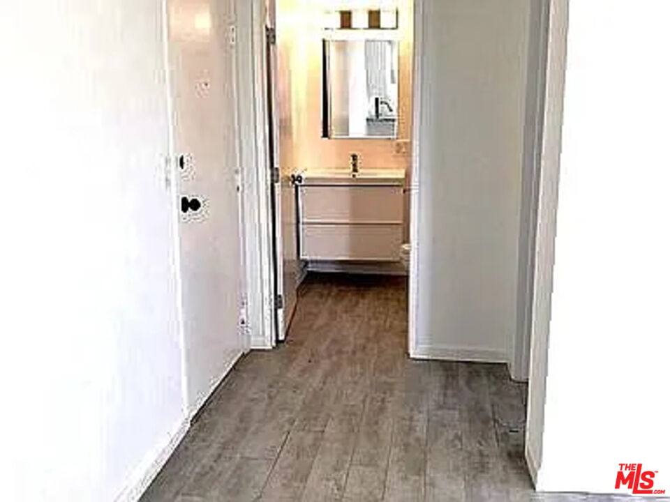 Apartment for rent at 922 N Hudson Ave #922-1, Los Angeles, CA 90038