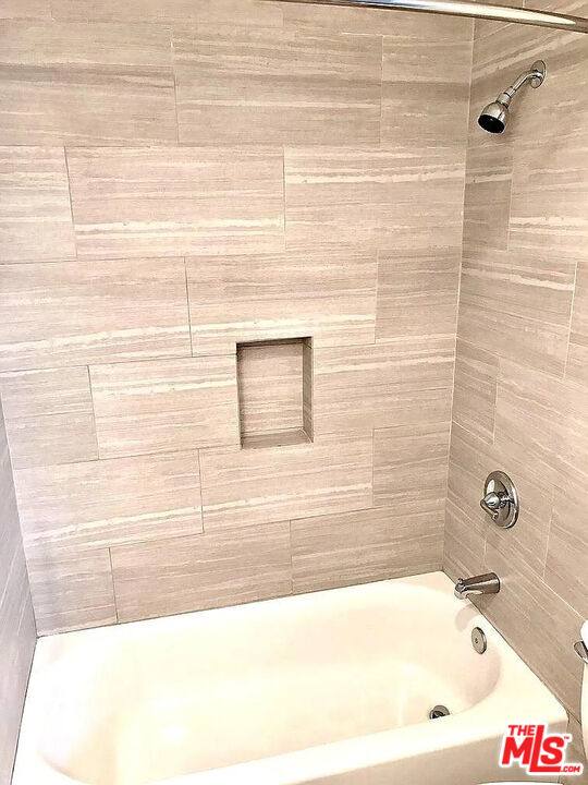 Apartment for rent at 922 N Hudson Ave #922-1, Los Angeles, CA 90038