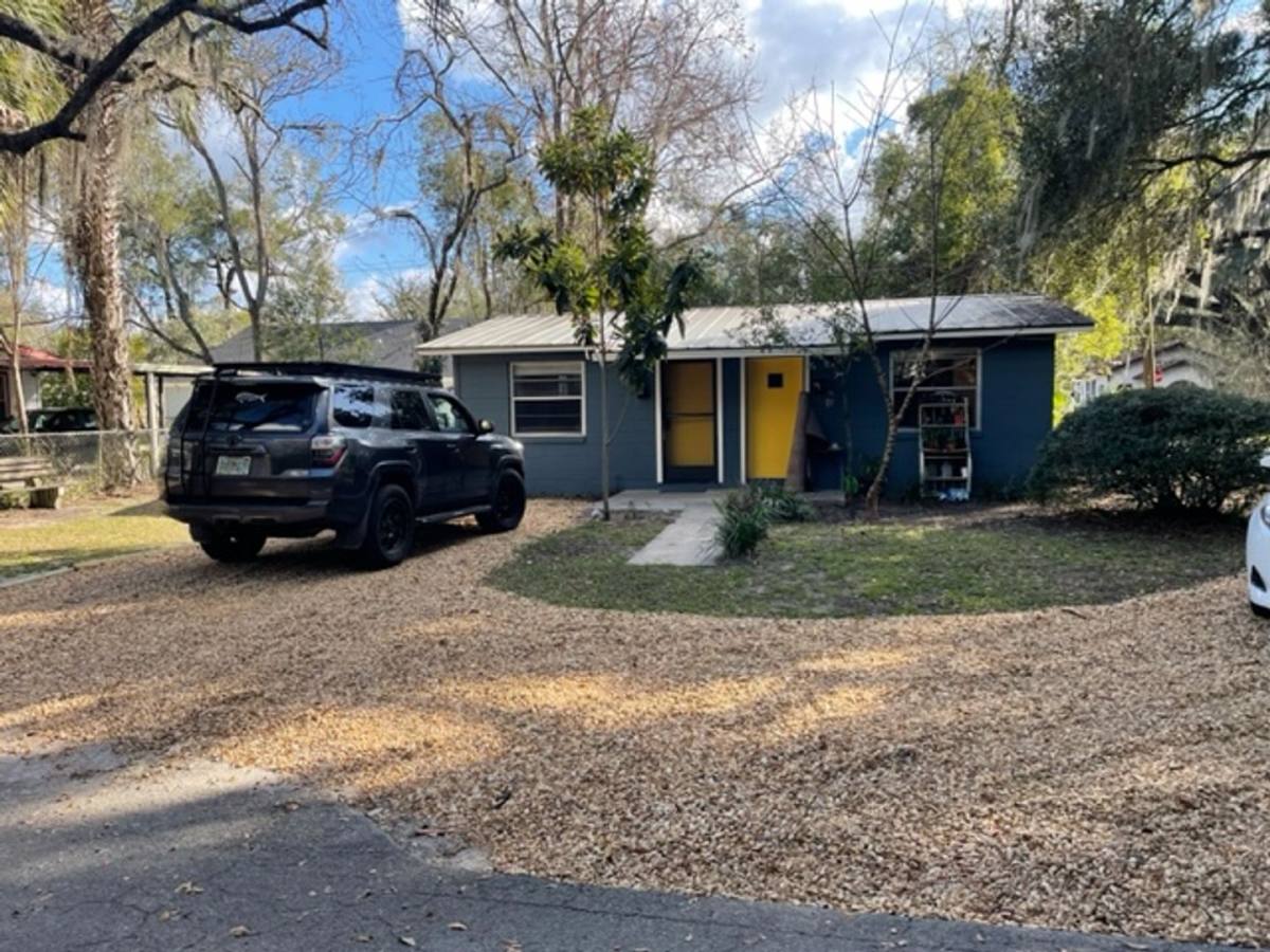 House for rent at 825 NW 4th Ave, Gainesville, FL 32601