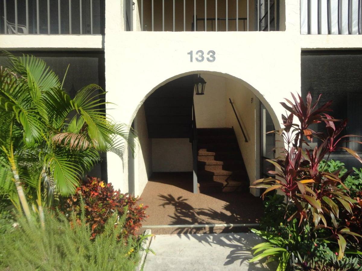 Apartment for rent at 133 Lake Pine Circle #133B1, Lake Worth, FL 33463