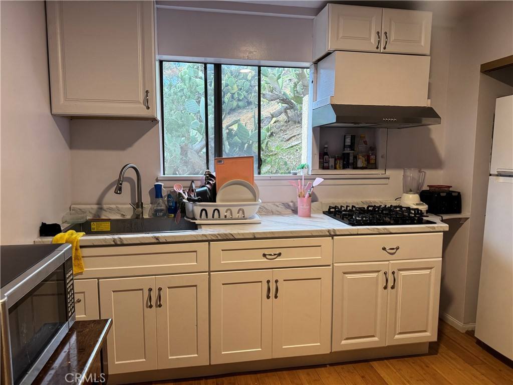 Apartment for rent at 113 Tremont St #113, Avalon, CA 90704