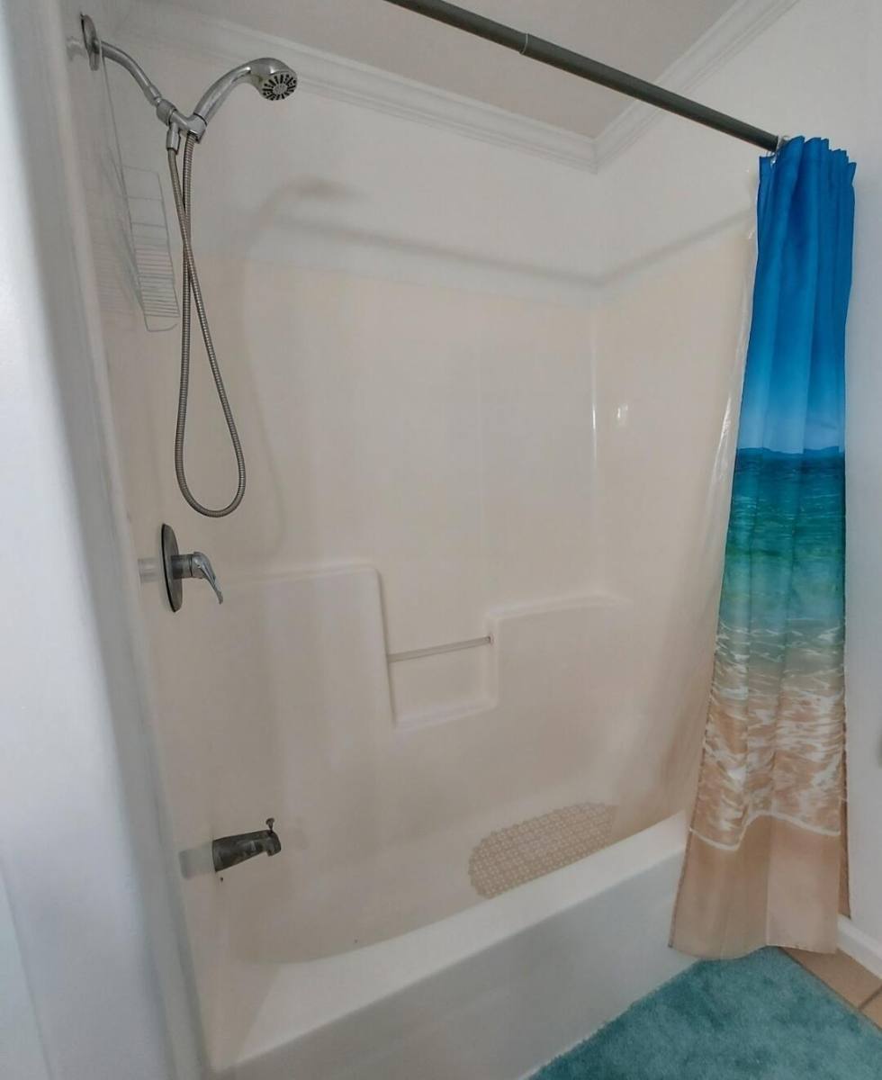 Apartment for rent at 1401 W 9th St, West Palm Beach, FL 33404