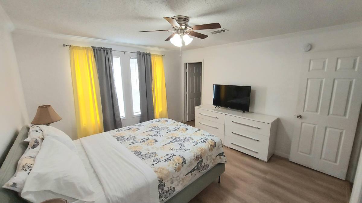 Apartment for rent at 1401 W 9th St, West Palm Beach, FL 33404