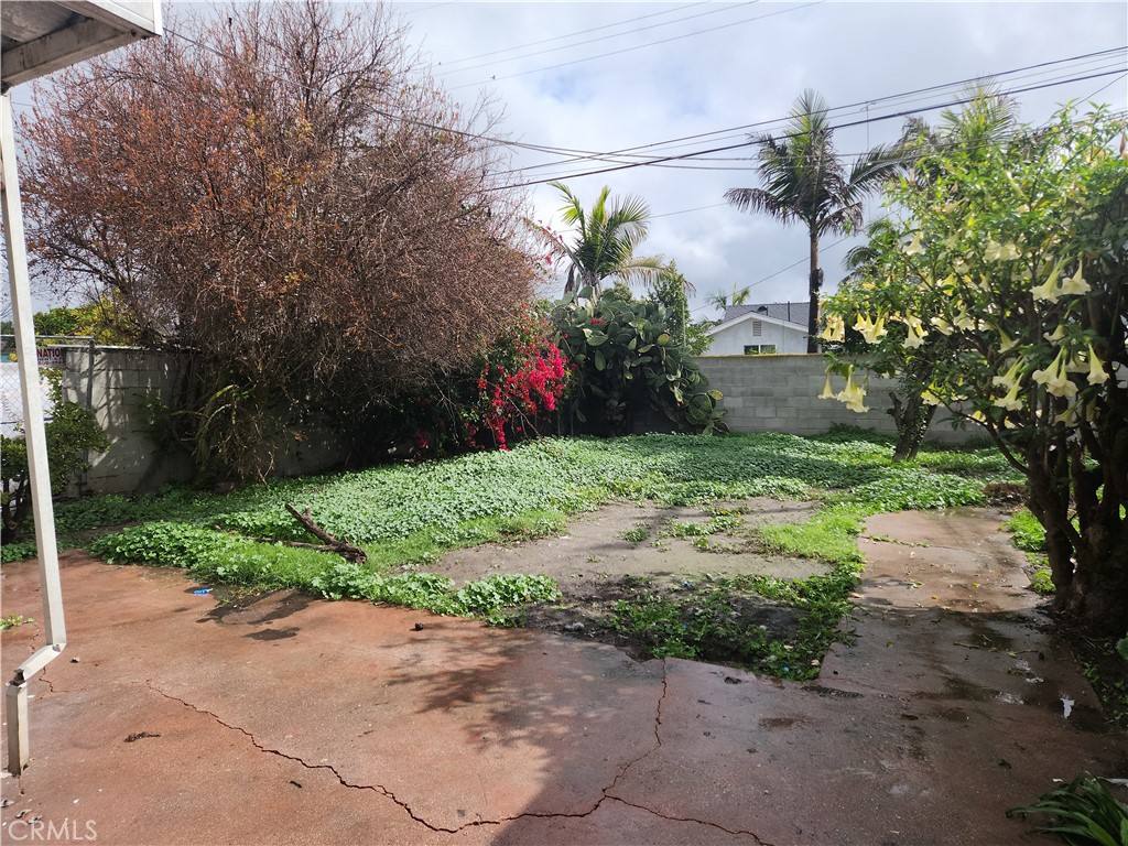 Apartment for rent at 12202 Alvaro St, Los Angeles, CA 90059