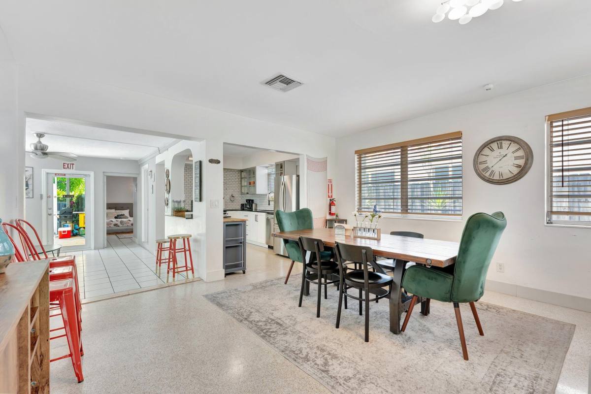 Apartment for rent at 1246 Johnson St, Hollywood, FL 33019