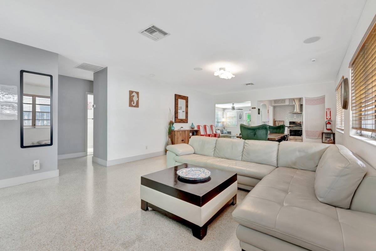 Apartment for rent at 1246 Johnson St, Hollywood, FL 33019