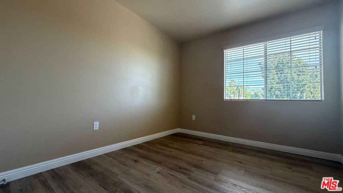 Townhouse for rent at 1210 W 39th St #5, Los Angeles, CA 90037