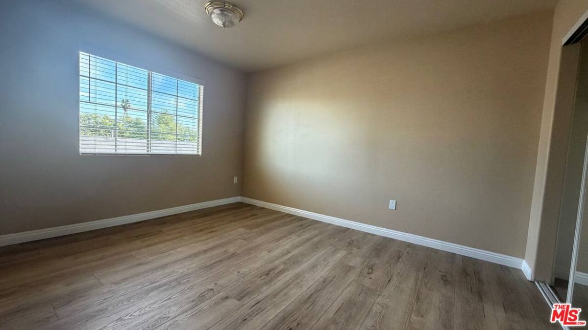 Townhouse for rent at 1210 W 39th St #5, Los Angeles, CA 90037