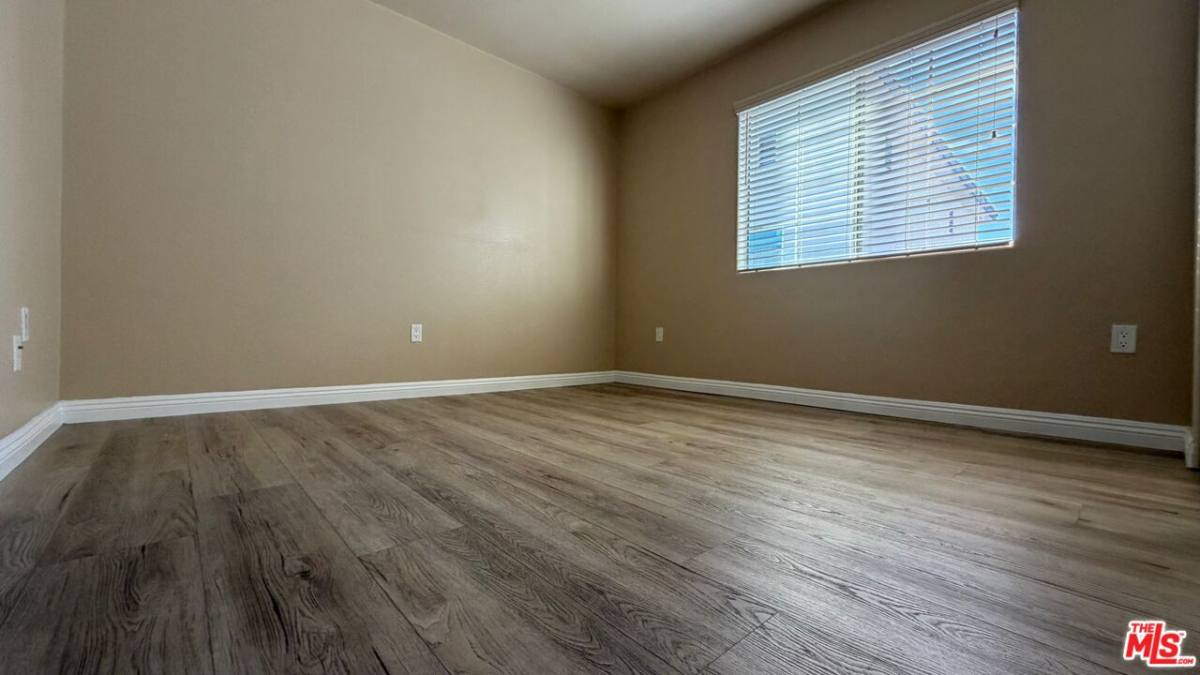 Townhouse for rent at 1210 W 39th St #5, Los Angeles, CA 90037