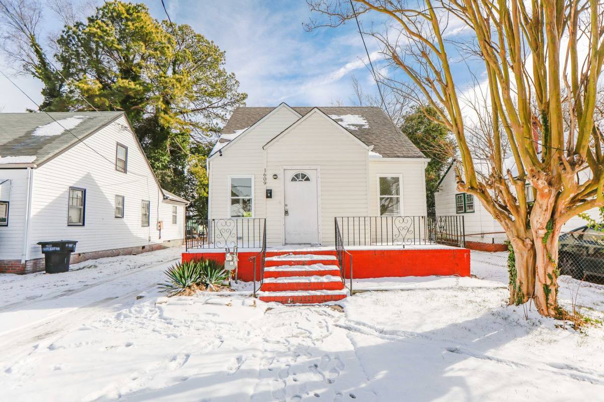 House for rent at 1609 Richmond Ave, Portsmouth, VA 23704