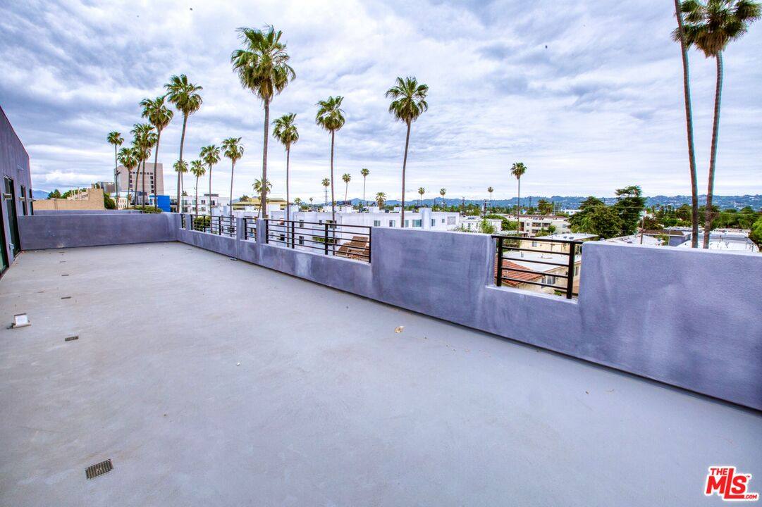 Apartment for rent at 14629 Erwin St #203, Van Nuys, CA 91411