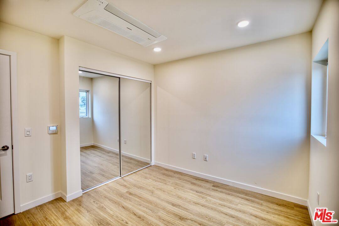 Apartment for rent at 14629 Erwin St #203, Van Nuys, CA 91411