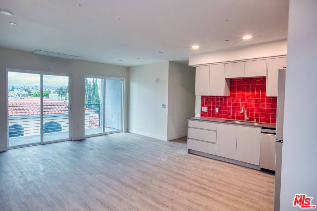 Apartment for rent at 14629 Erwin St #203, Van Nuys, CA 91411