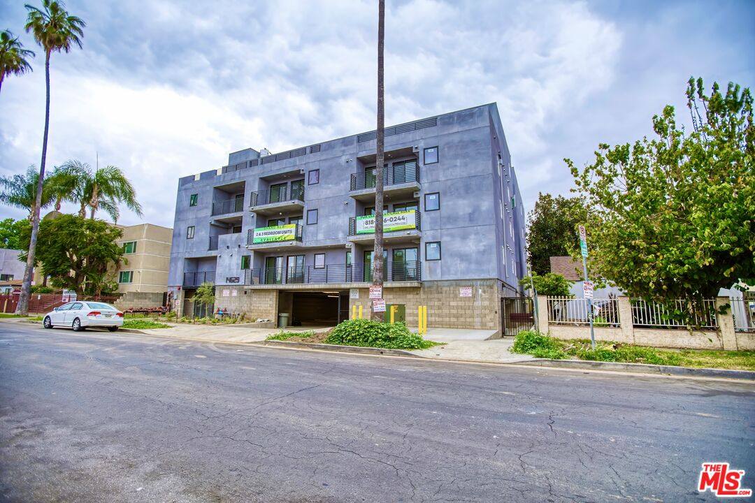 Apartment for rent at 14629 Erwin St #203, Van Nuys, CA 91411