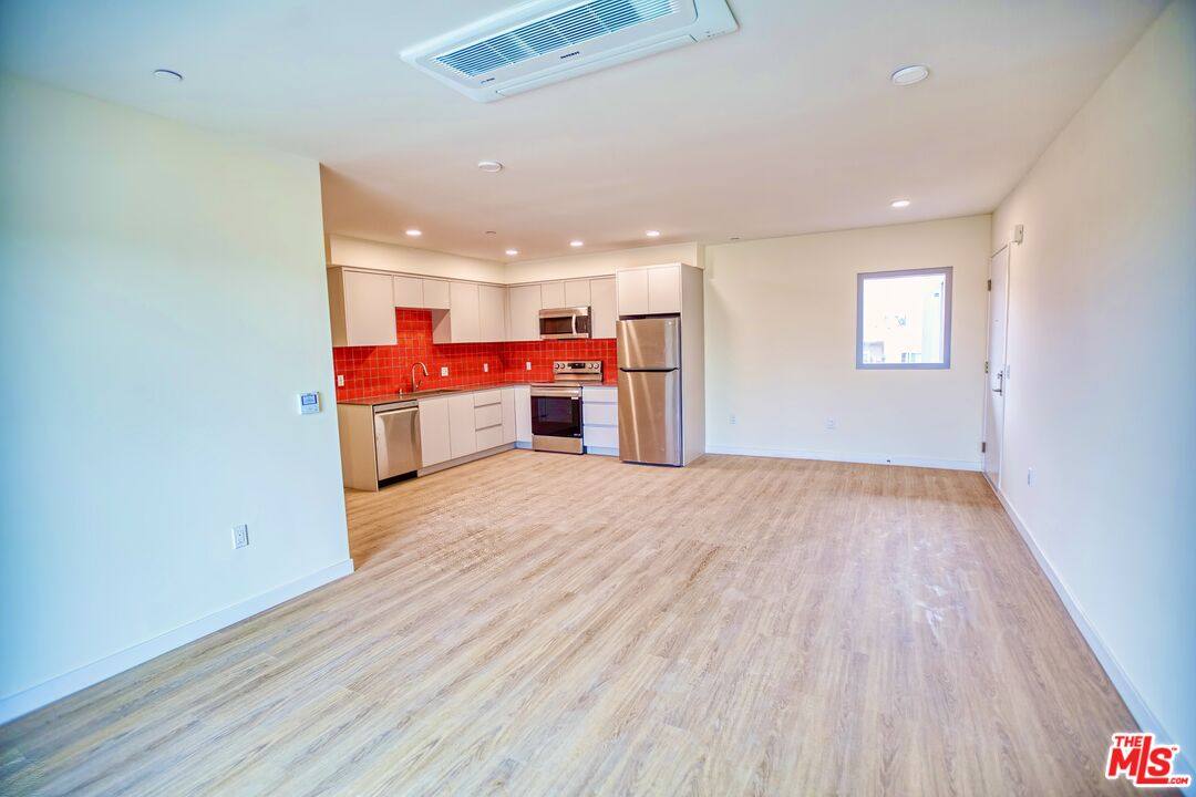 Apartment for rent at 14629 Erwin St #203, Van Nuys, CA 91411