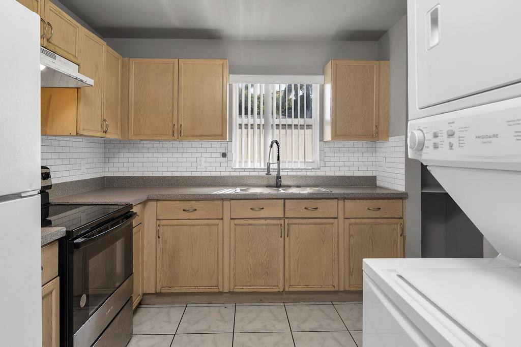 Apartment for rent at 915 S N St #915, Lake Worth Beach, FL 33460