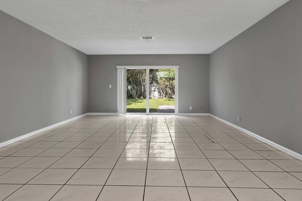 Apartment for rent at 915 S N St #915, Lake Worth Beach, FL 33460