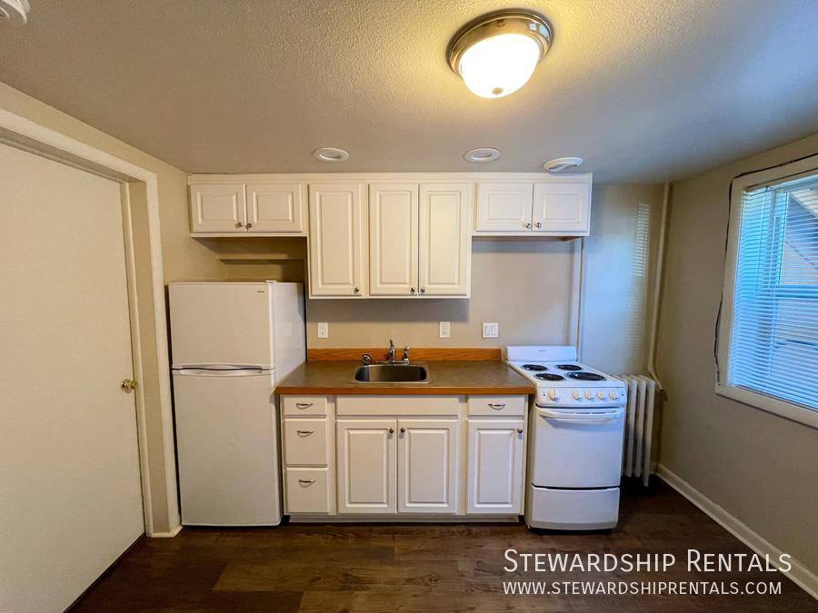Apartment for rent at 1831 Kincaid St #18, Eugene, OR 97403