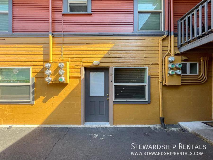 Apartment for rent at 1831 Kincaid St #18, Eugene, OR 97403