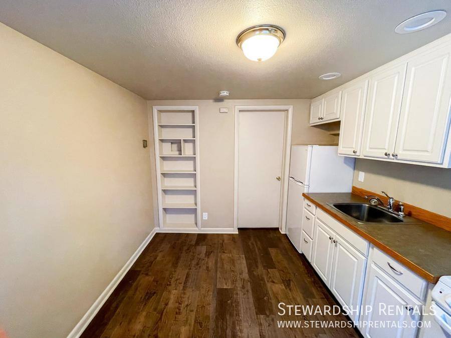 Apartment for rent at 1831 Kincaid St #18, Eugene, OR 97403