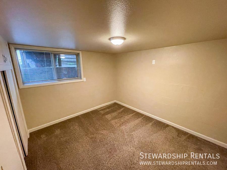 Apartment for rent at 1831 Kincaid St #18, Eugene, OR 97403