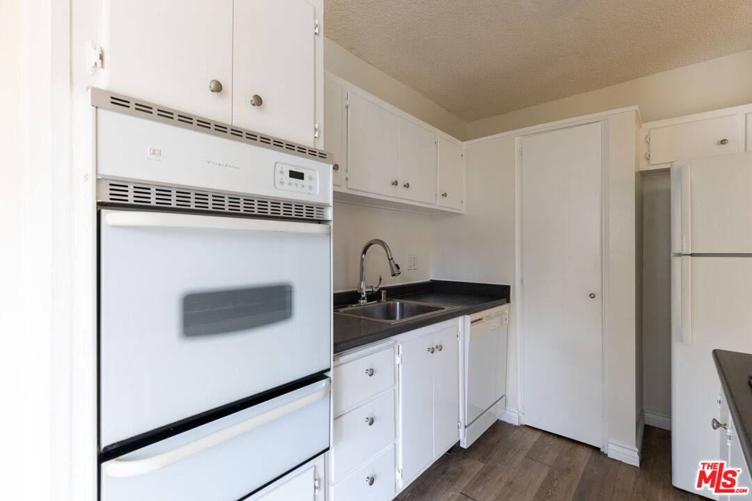 Apartment for rent at 11133 Rose Ave #25, Los Angeles, CA 90034