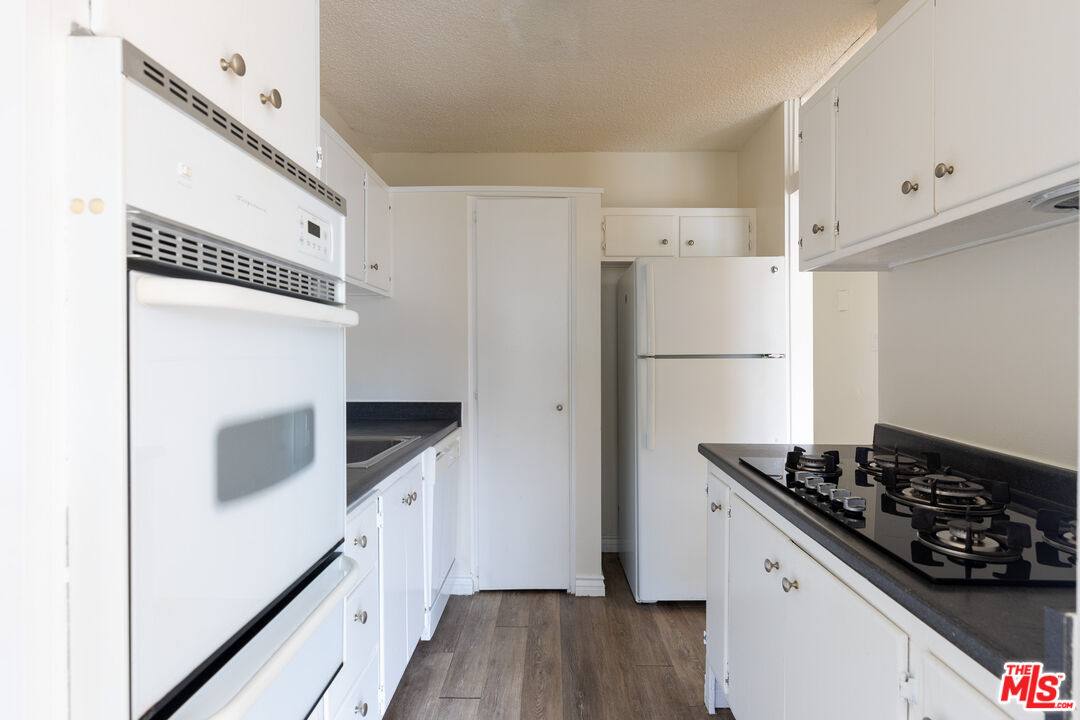 Apartment for rent at 11133 Rose Ave #25, Los Angeles, CA 90034