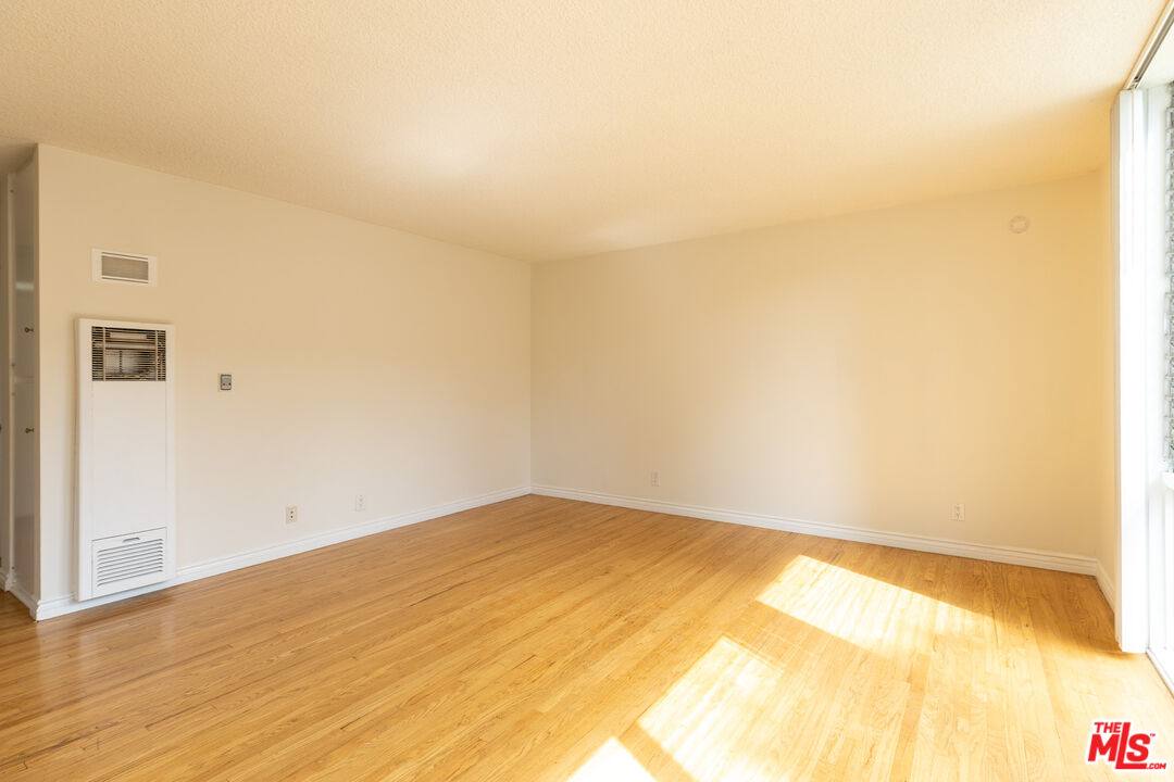 Apartment for rent at 11133 Rose Ave #25, Los Angeles, CA 90034