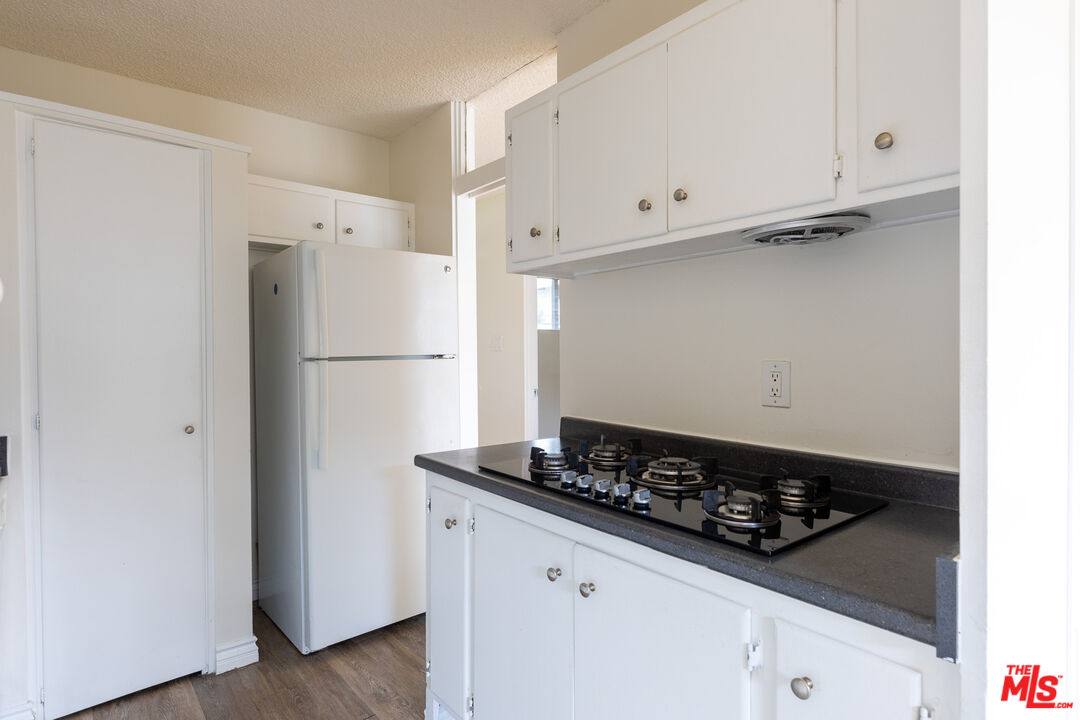 Apartment for rent at 11133 Rose Ave #25, Los Angeles, CA 90034