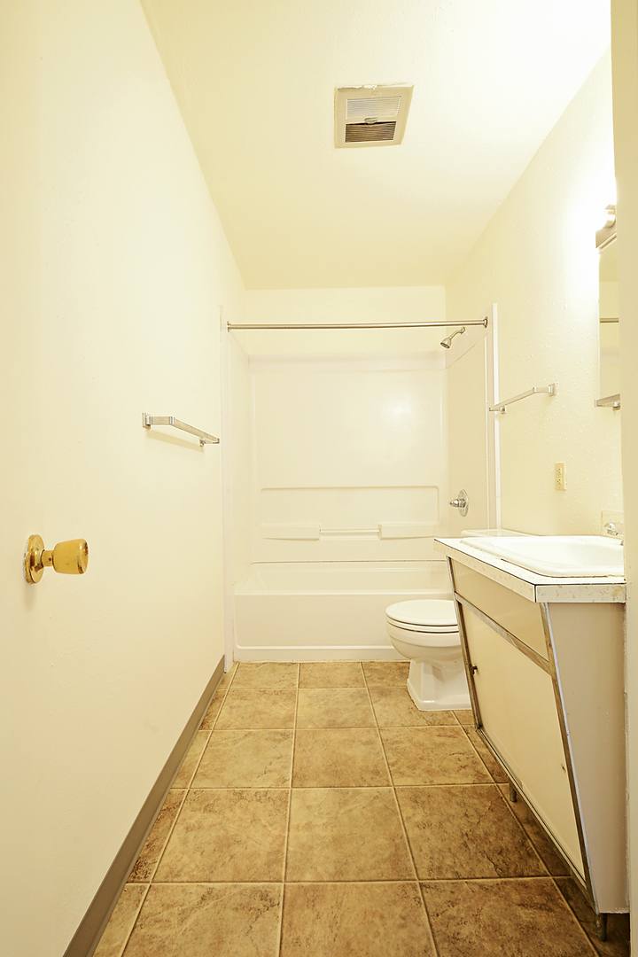 Apartment for rent at 600 Maple St, Minot, ND 58701