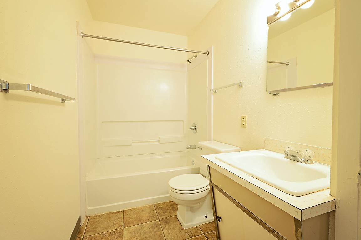 Apartment for rent at 600 Maple St, Minot, ND 58701