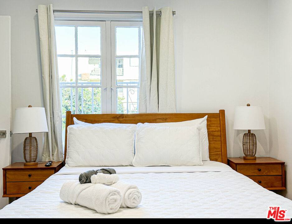 Apartment for rent at 239 S Doheny Dr #239, Beverly Hills, CA 90211