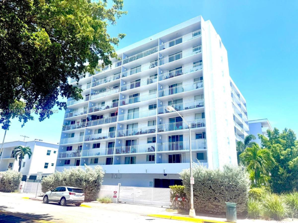 Apartment for rent at 1045 10th St #206, Miami Beach, FL 33139