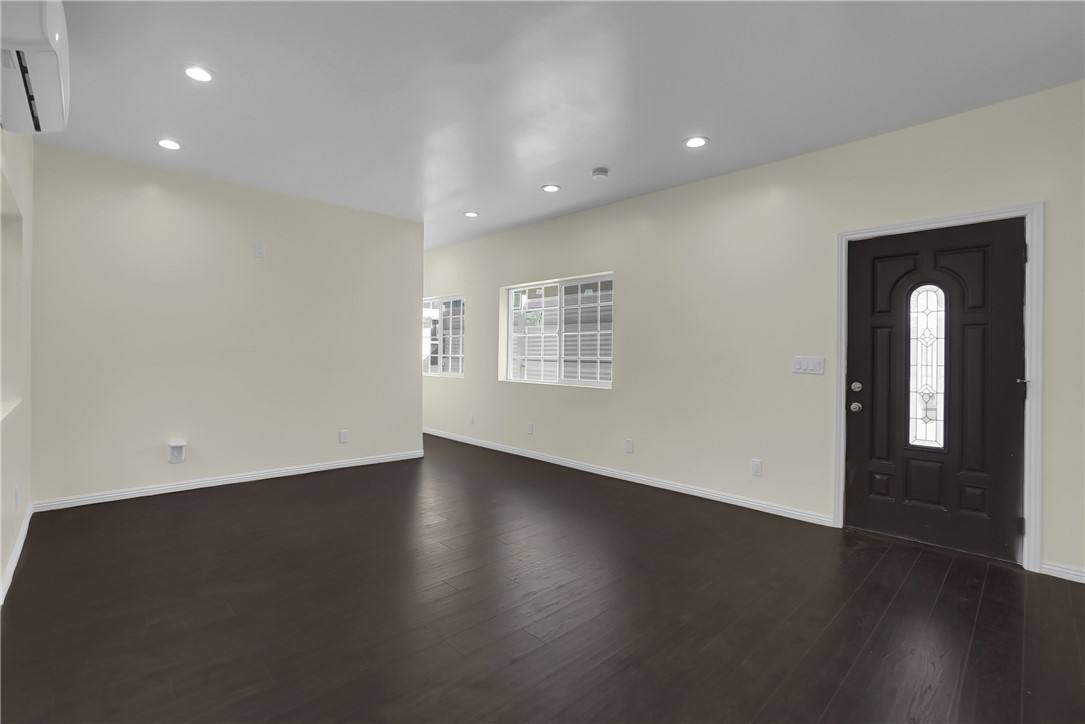 Apartment for rent at 23393 Schoolcraft St, West Hills, CA 91307