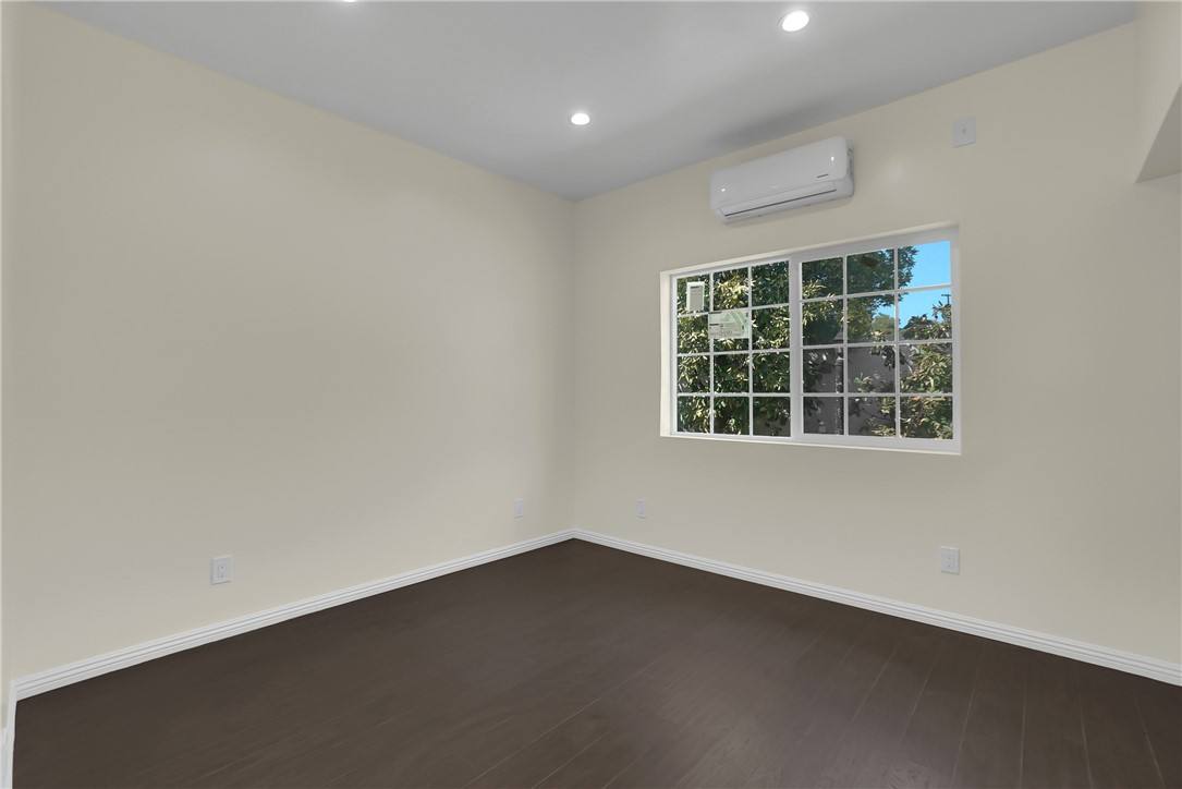 Apartment for rent at 23393 Schoolcraft St, West Hills, CA 91307