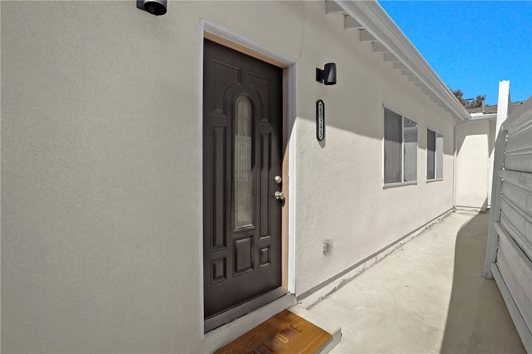Apartment for rent at 23393 Schoolcraft St, West Hills, CA 91307