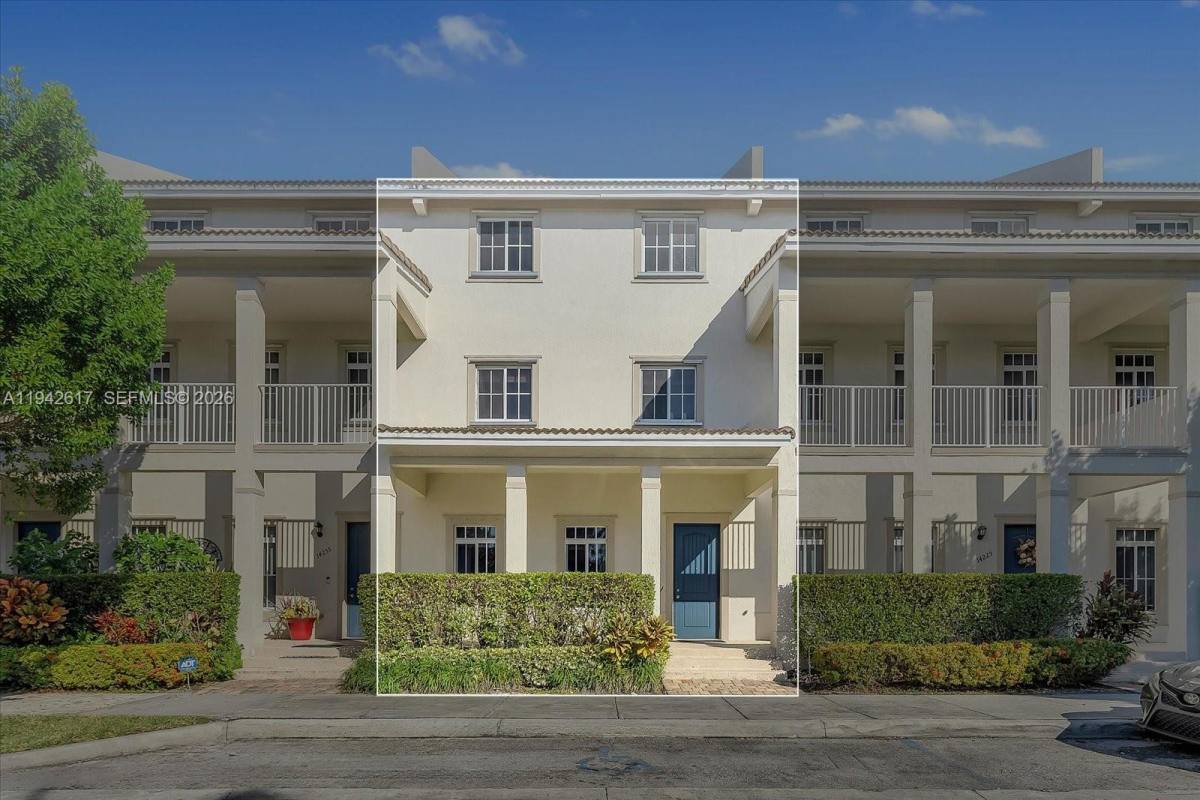 Townhouse for rent at 14229 SW 274th St, Homestead, FL 33032