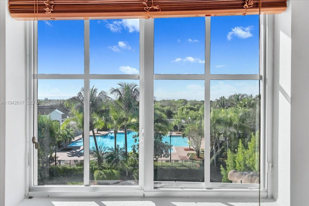 Townhouse for rent at 14229 SW 274th St, Homestead, FL 33032
