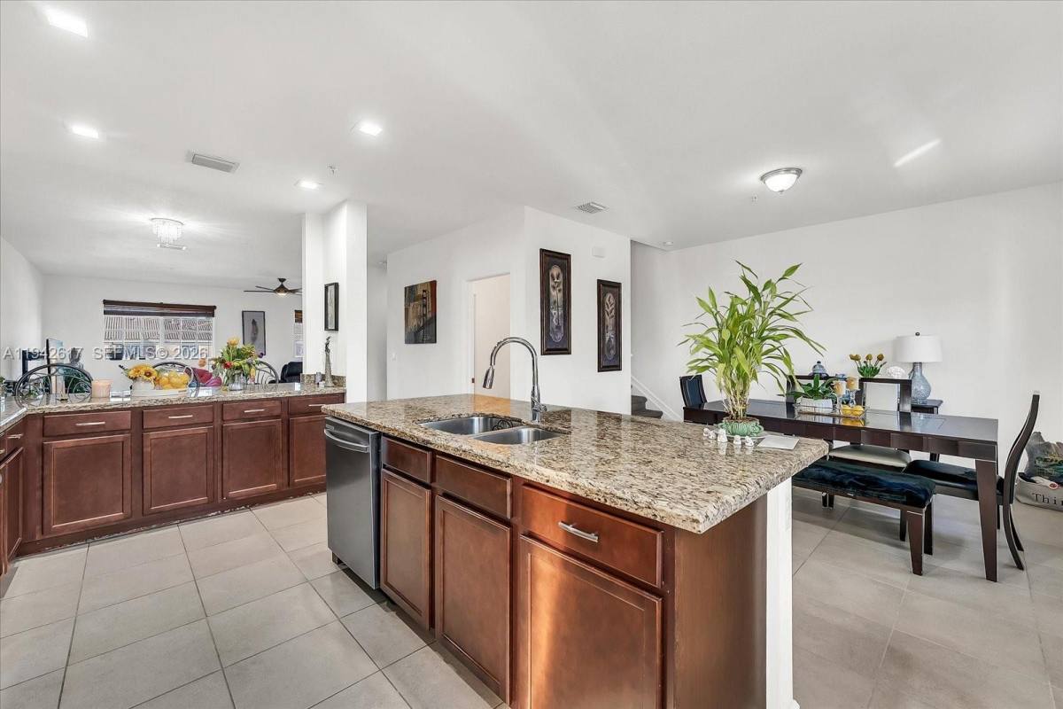 Townhouse for rent at 14229 SW 274th St, Homestead, FL 33032