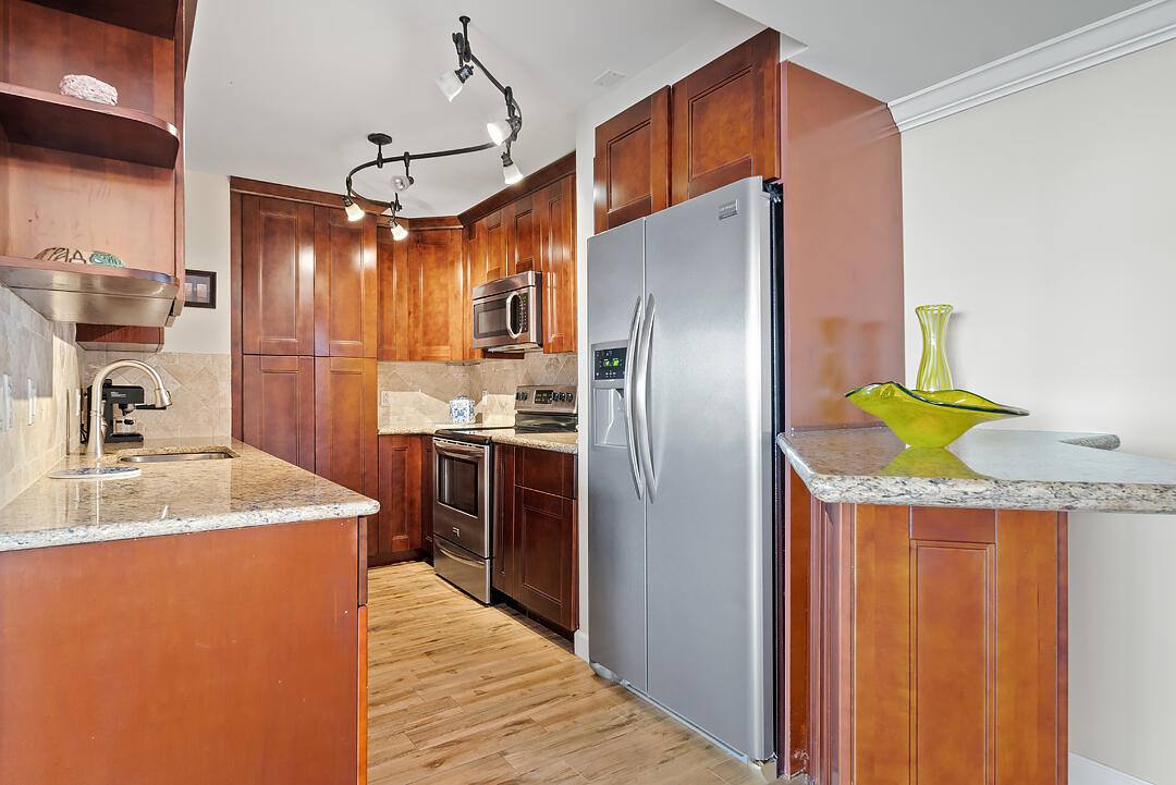 Apartment for rent at 5600 N Flagler Dr #310, West Palm Beach, FL 33407
